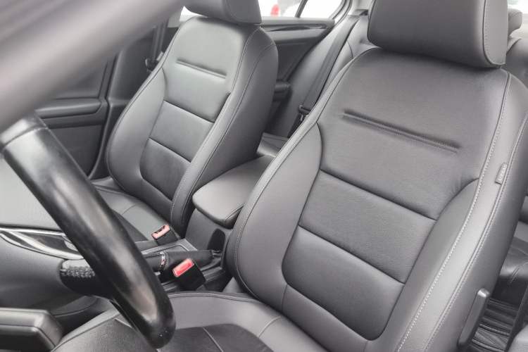 Used Volkswagen Sagitar 2017 230TSI Automatic Comfort Version
