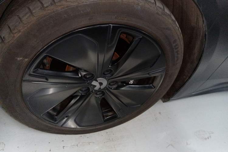 Used Nio ET5T 2023 75 kWh Touring Left Front Wheel Hub