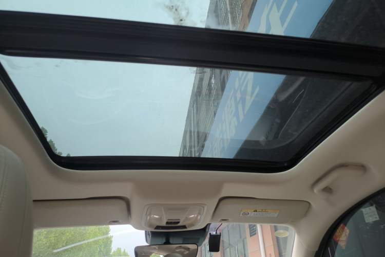 Used ORA Good Cat 2022 Morandi Edition 400km Standard Range Premium Version Lithium-Ion Battery
