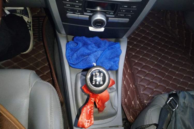 Used Soueast V3 Lingyue 2008 1.5L Manual - Launch Edition Gear Lever