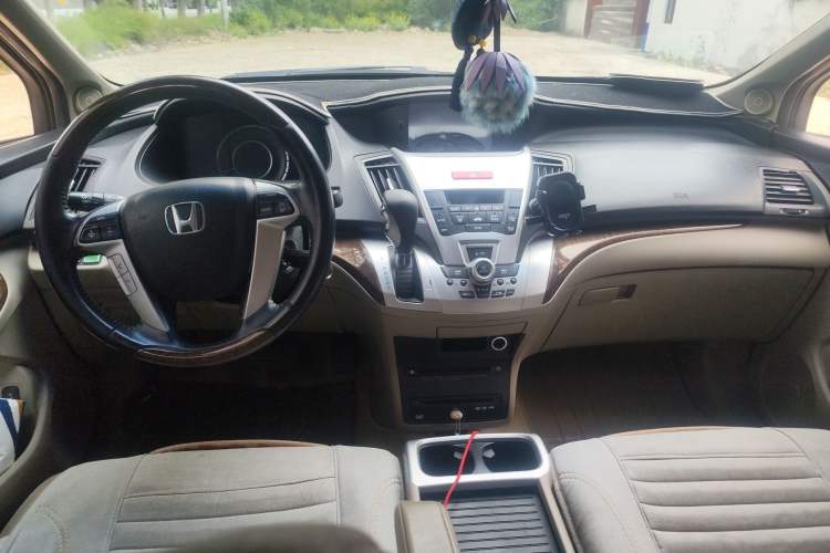 Used Honda Odyssey 2013 2.4L Luxury Edition Center Console