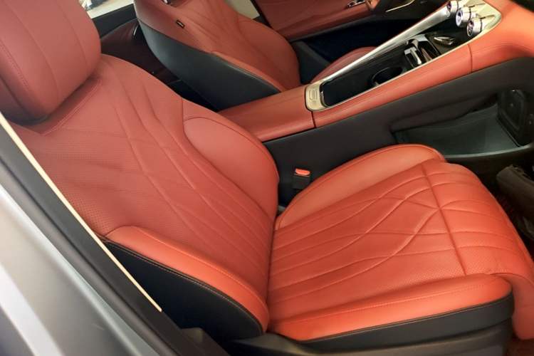Ojetý EXEED Stellar 2023 400T Two-Wheel Drive Luxury Edition
