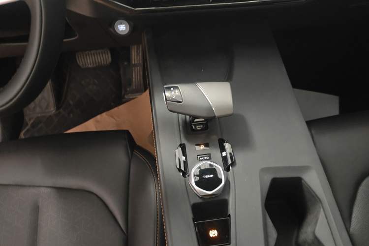 Used Oshan Z6 New Energy 2023 ZhiDian iDD 150KM Flagship PLUS
