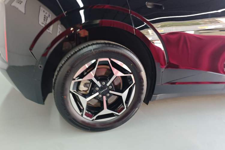 Used Zeekr X 2025 5-Seater Rear-Drive Version Right Rear Wheel Hub