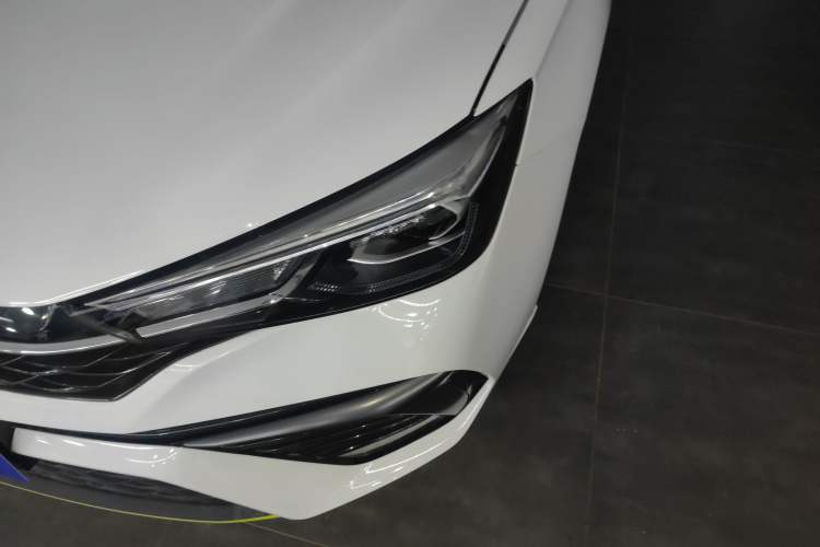 Used Roewe i5 2021 Revised Version 1.5L CVT Diamond Edition Left Front Headlight