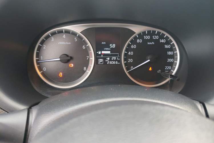 Used Nissan Kicks 2017 1.5L CVT Cool Enjoy Edition Odometer Close Up