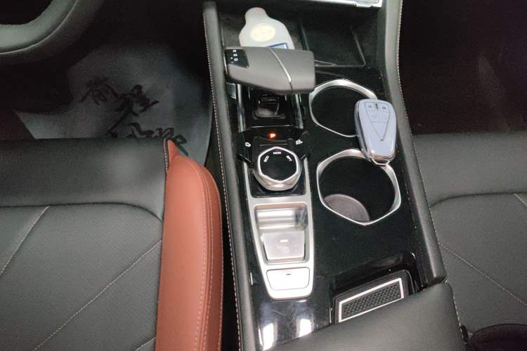 Used CHANGAN Eado 2023 Changan Edition PLUS Blue Whale NE 1.4T GDI DCT Prestige Version
