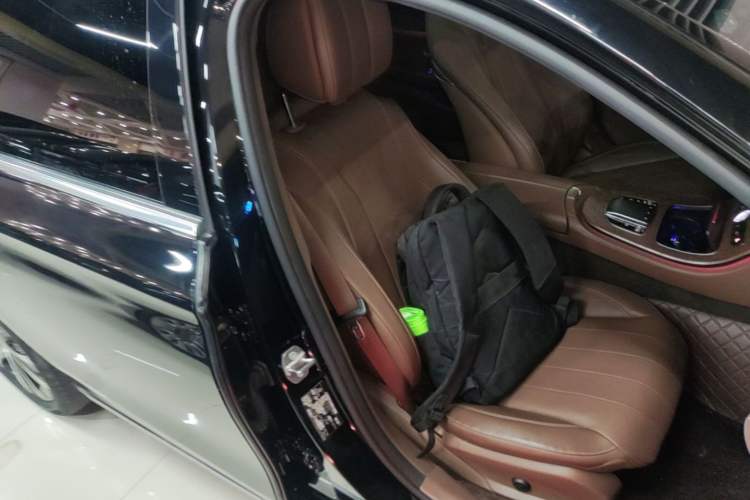 Used Mercedes-Benz E-Class New Energy 2020 E 300 e L Right Front Seat