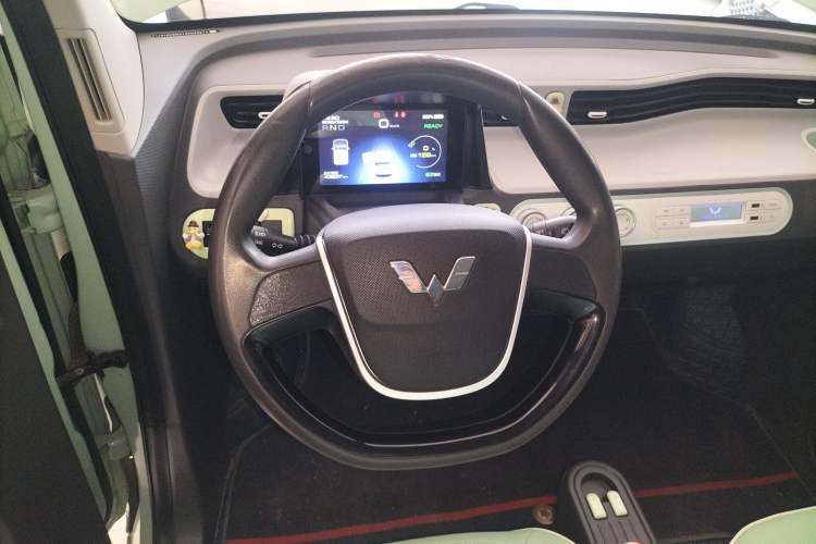 Used Wuling Hongguang MINIEV 2021 Macaron Premium Model – Lithium Iron Phosphate Steering Wheel