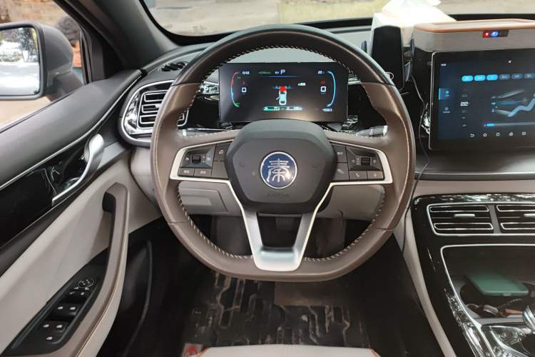 Used BYD Qin PLUS 2023 Champion Edition DM-i 120KM Leading Model
