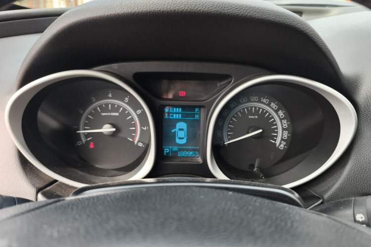 Used GAC Trumpchi GS5 Super 2015 2.0L Automatic Two-Wheel Drive Comfort Edition Instrument Cluster