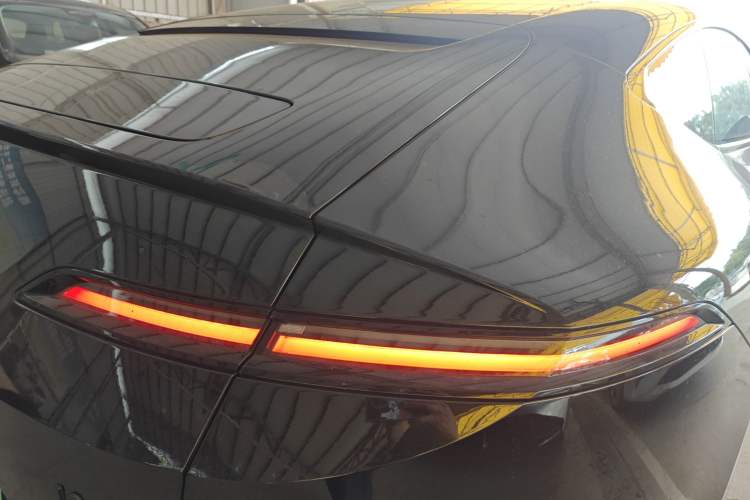 Used Avatr 12 2025 Updated Ultra All-Electric Four-Wheel Drive Exterior 3