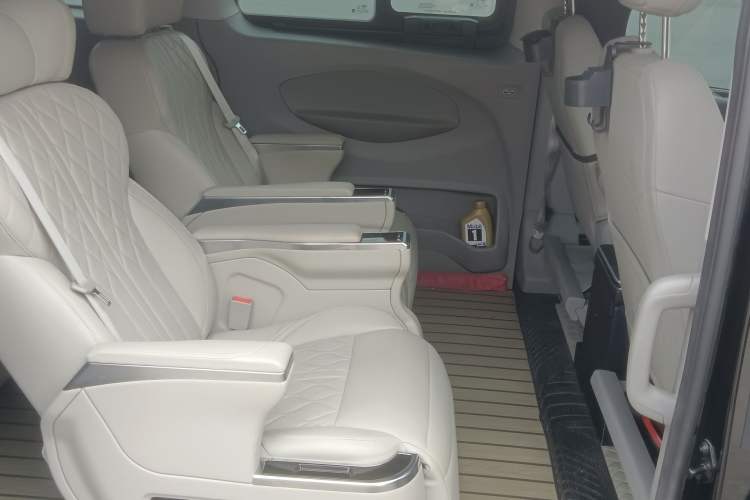 Used Ford Transit 2023 2.0T Gasoline Automatic Business & Travel Short Wheelbase Low-Roof 7/8/9-Seater
