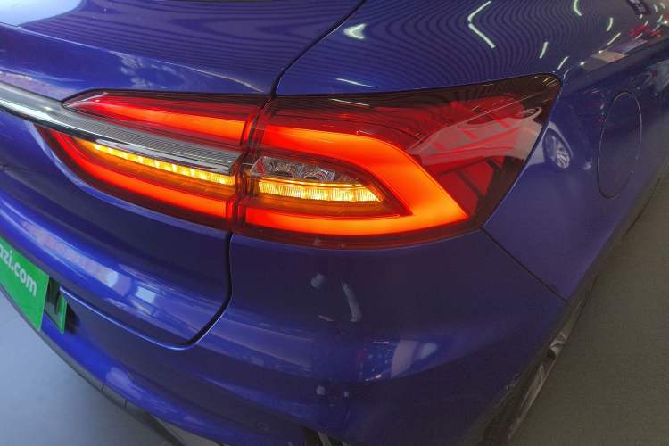 Used Roewe MARVEL X 2018 Rear-Drive Model Exterior 3