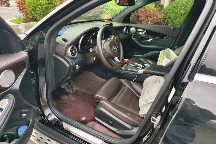 Used Mercedes-Benz GLC 2018 Facelifted GLC 260 4MATIC Dynamic Edition Driver Seat