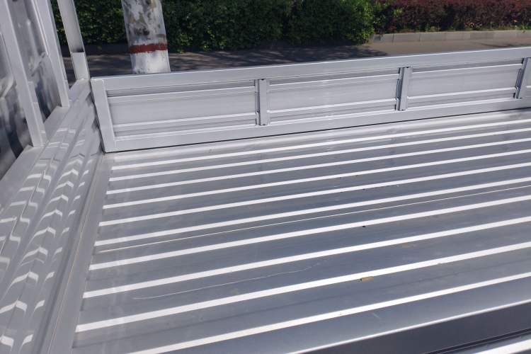 Used SRM New Energy T3L EV 2025 Model—Fudi 42.3 kWh, 3.2-meter Flatbed Truck
