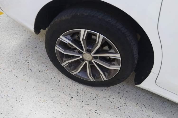 Used BYD Song MAX 2019 1.5T Automatic Smart Connect Ruiyi Sunroof Model 7 Seats China VI Standard
