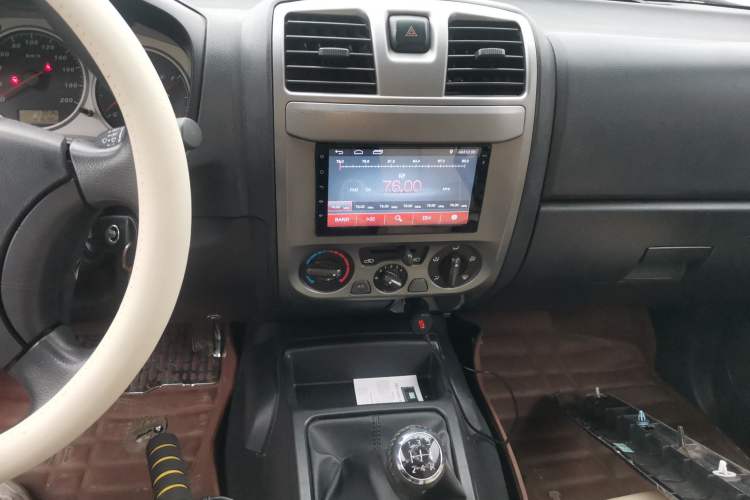 Used Great Wall Wingle 5 2016 2.8T Two-Wheel-Drive Entry-Level GW2.8TC Big Double-Cab GW2.8TC Audio And AC Panel