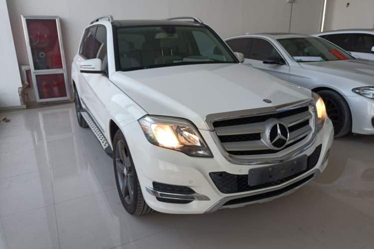 Used Mercedes-Benz GLK-Class 2013 GLK 300 4MATIC Dynamic Sunroof Model