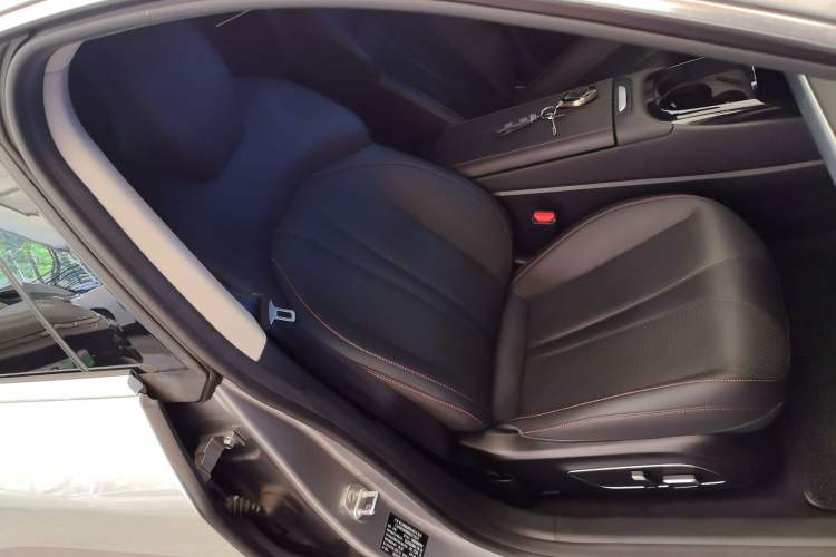 Used XPeng P7 2020 670N Right Front Seat