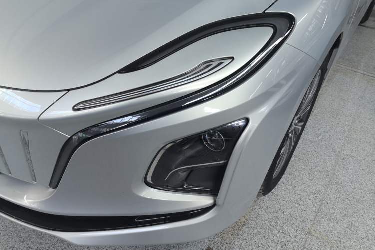 Used Hongqi E-QM5 2022 431 km Charge & Enjoy Edition