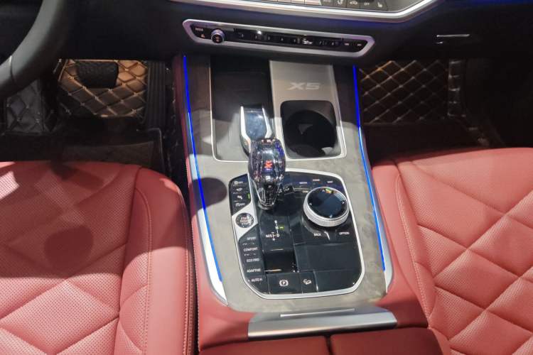 Used BMW X5 2022 xDrive 30Li Luxury M Sport Package