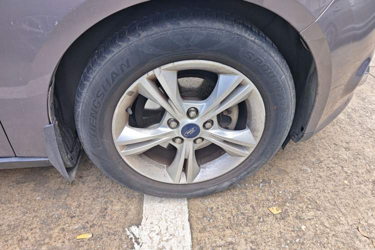 Used Ford Focus 2012 Sedan 1.6L Automatic Fashion Edition