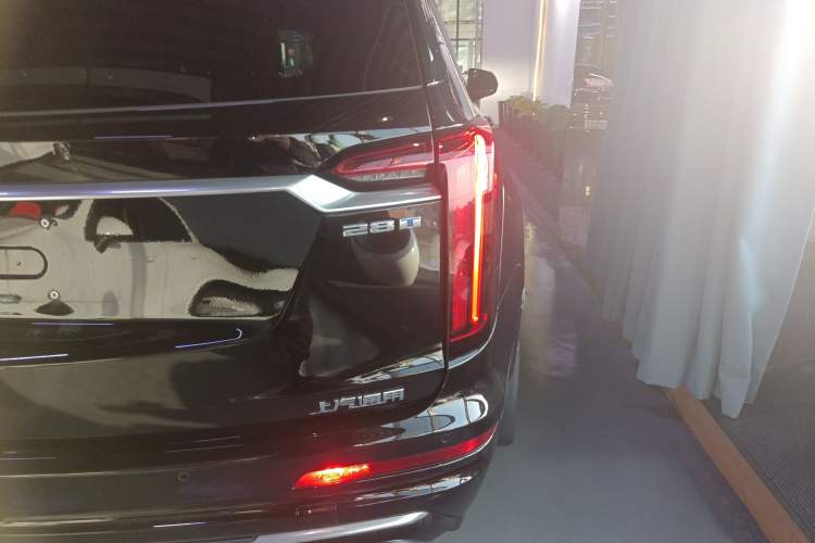 Used Cadillac XT6 2022 2.0T Six-Seater Two-Wheel-Drive Luxury Version
