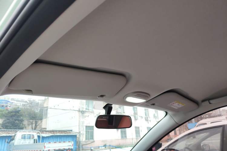 Used Chery Little Ant 2022 Sweet Pink Edition Half-Sugar Version Lithium Iron Phosphate 29.2 kWh 30 kW 301 km