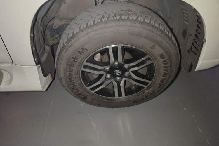 Used Toyota Prado 2016 3.5L Automatic TX-L NAVI Right Front Wheel Hub