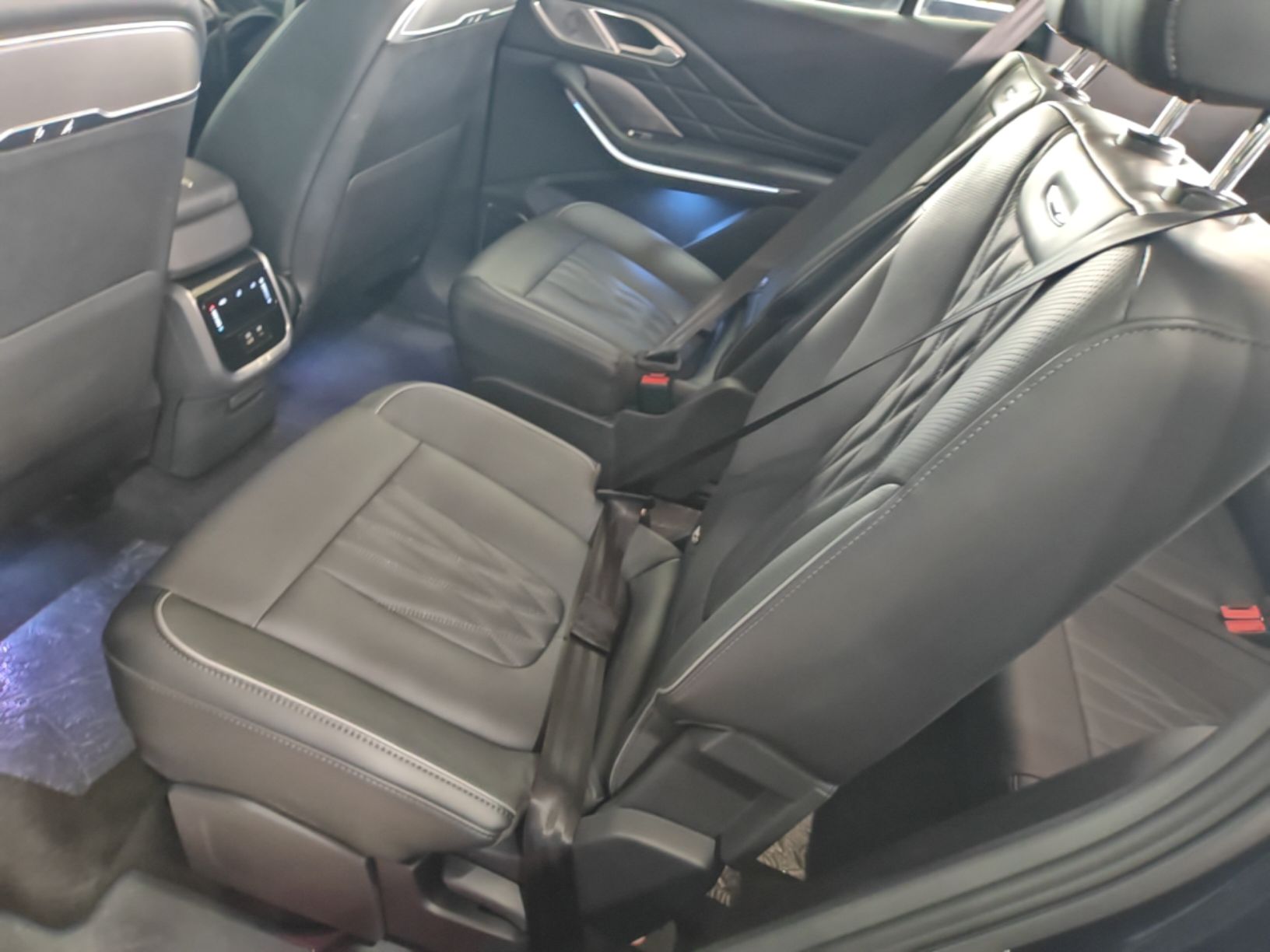 Hongqi HS7 PHEV 2024 2.0T PHEV Four-Wheel Drive Flagship Edition 6 Seats — снимка 20