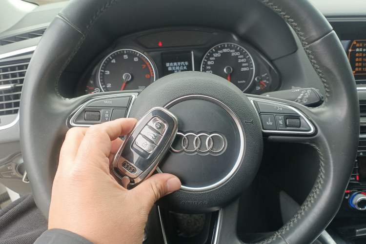 Used Audi Q5 2017 Plus 40 TFSI Technology Model