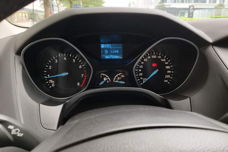 Used Ford Focus 2017 Hatchback EcoBoost 125 Automatic - Ultra-Powerful Style Edition with Smart Drive Features Instrument Cluster