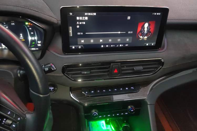 Used Dayun Yuanzhi M1 2022 4-Seater 450 First-Class Seats
