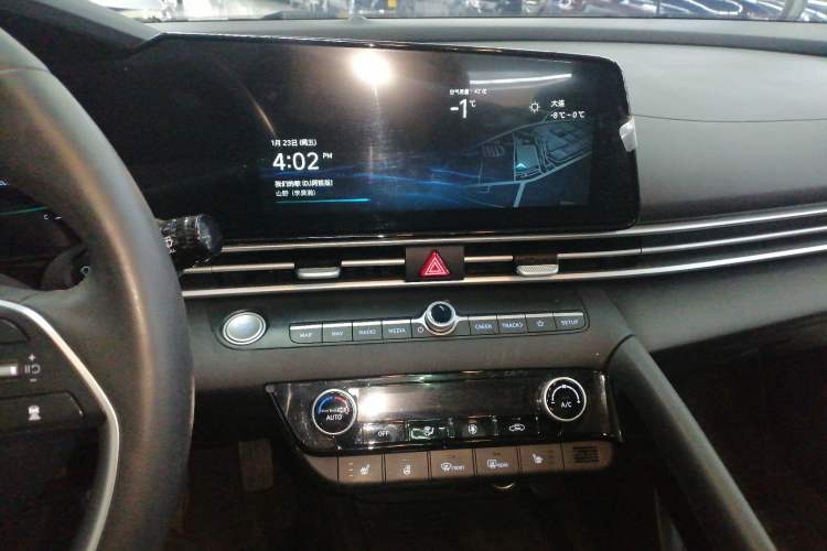 Used Hyundai Elantra 2023 1.5L CVT LUX Prestige Edition
