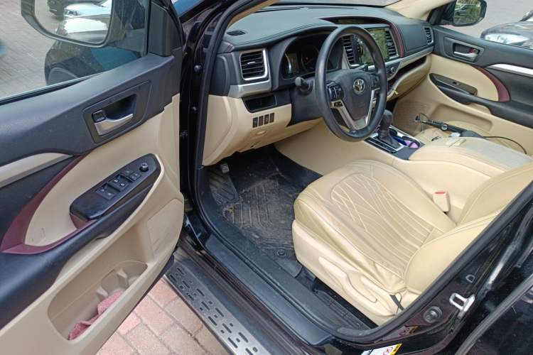 Used Toyota Highlander 2017 2.0T Two-Wheel Drive Elite Edition 5 Seats