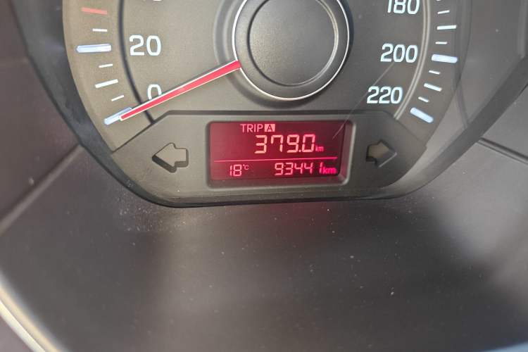 Used Kia K2 2015 Sedan 1.4L MT GLS