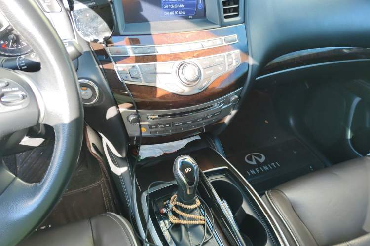 Used Infiniti QX60 2016 2.5 S/C Hybrid Two-Wheel-Drive Excellence Edition China V Standard
