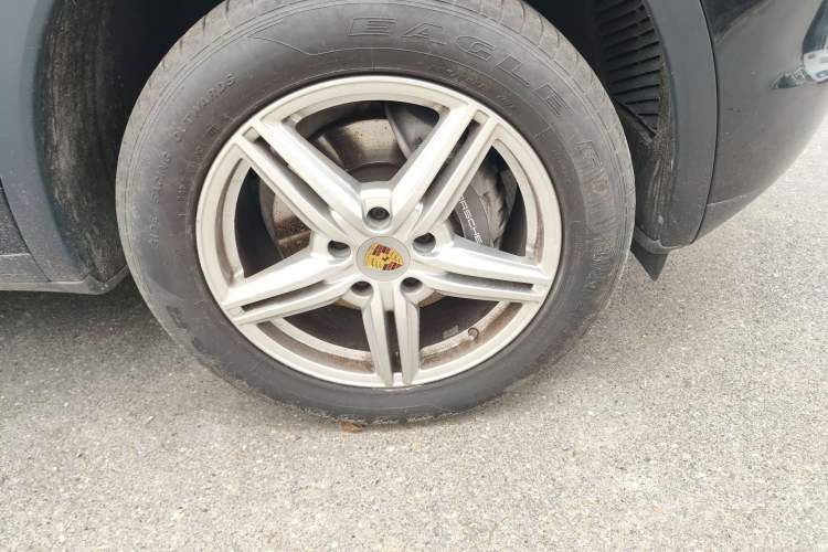 Used Porsche Cayenne 2014 Cayenne Platinum Edition 3.0T