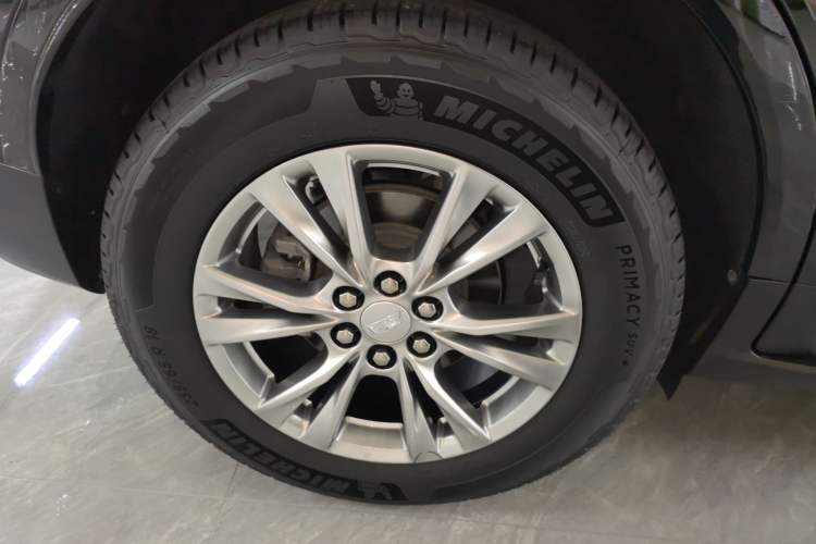 Used Cadillac XT5 2021 28T Luxury Model Right Rear Wheel Hub