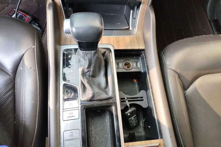 Used Roewe RX8 2019 30T Smart Connectivity Two-Wheel Drive Supreme Flagship Edition