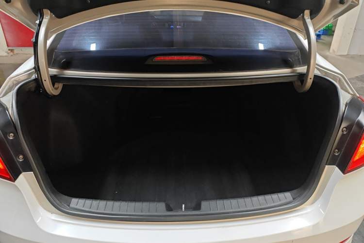 Used Hyundai Mistra 2014 1.8L Automatic Smart GLS
