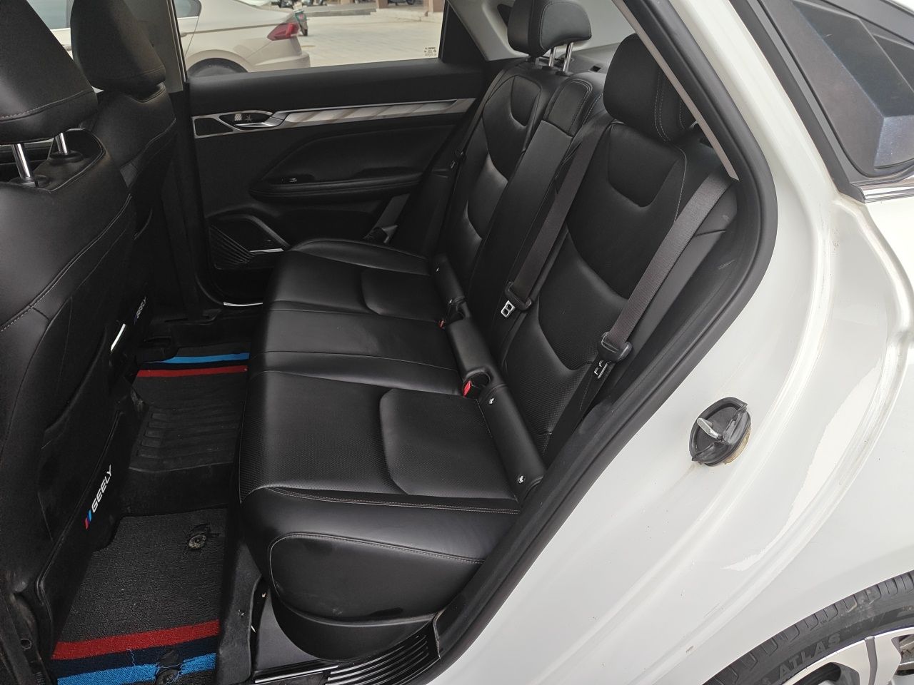 Geely Auto Emgrand L HiP 2022 1.5TD-DHT Pro 100KM Super Clean — снимка 17