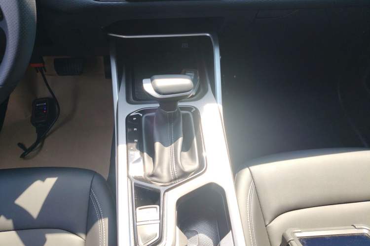 Used Geely Auto Emgrand 2025 4th Generation 1.5L CVT Starry Edition Gear Lever