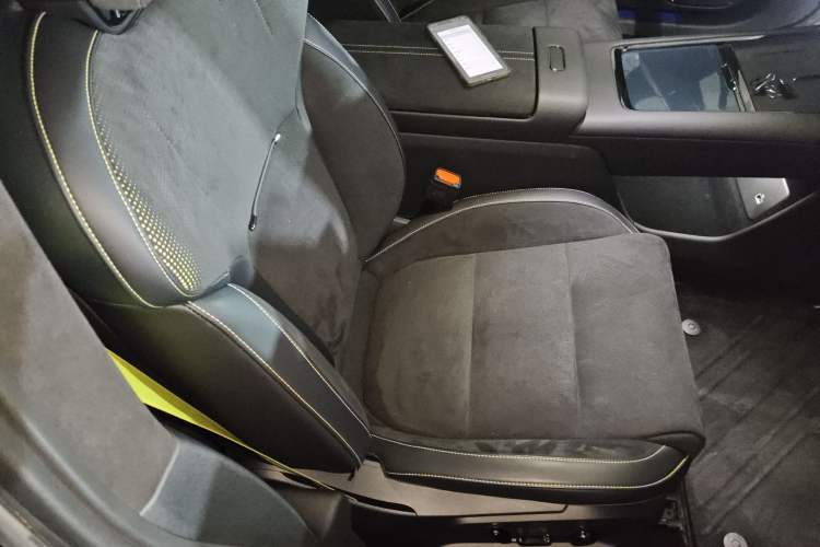 Used Lynk & Co Lynk & Co 10 EM-P 2025 Model 240 All-Wheel Drive Ultra—Sport Edition