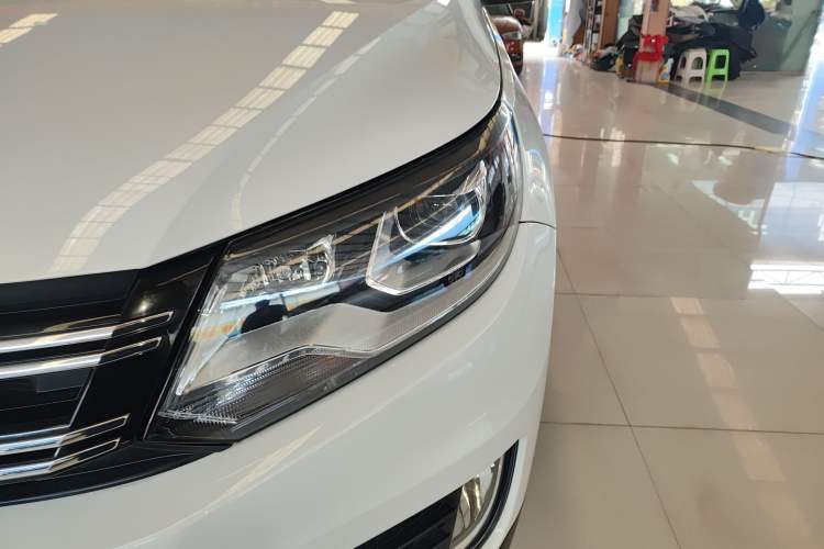 Used Volkswagen Tiguan L 2016 280TSI Automatic Two-Wheel-Drive Silk Road Style Edition
