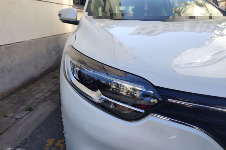 Used Renault Kadjar 2017 2.0L Two-Wheel Drive Comfort Edition Right Front Headlight