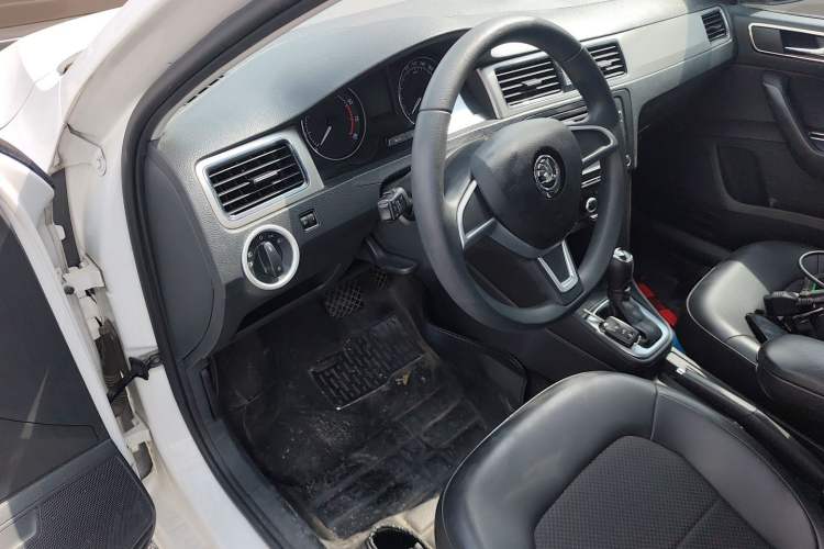 Used Skoda Rapid Spaceback 2014 1.6L Automatic Enjoyment Edition
