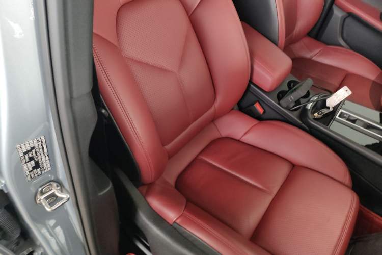 Used Porsche Macan 2022 Macan 2.0T Right Front Seat