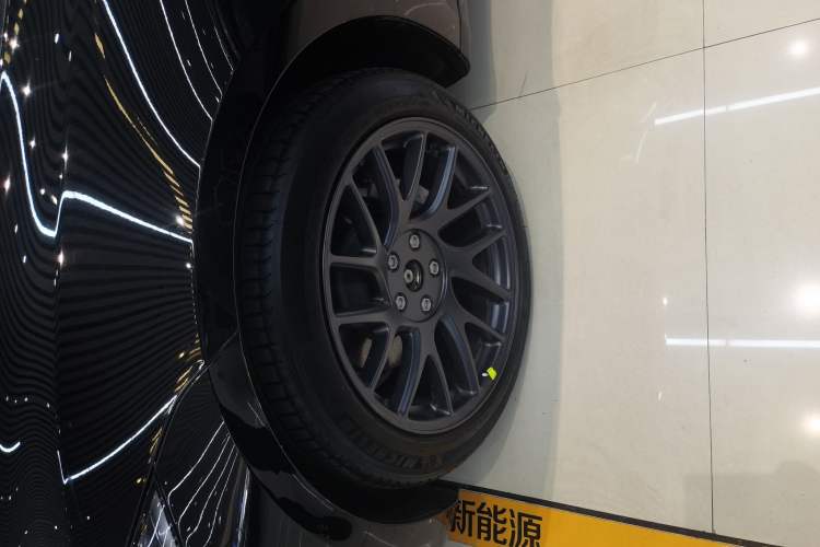 Used Tesla Model 3 2023 Long-Range All-Wheel-Drive Version